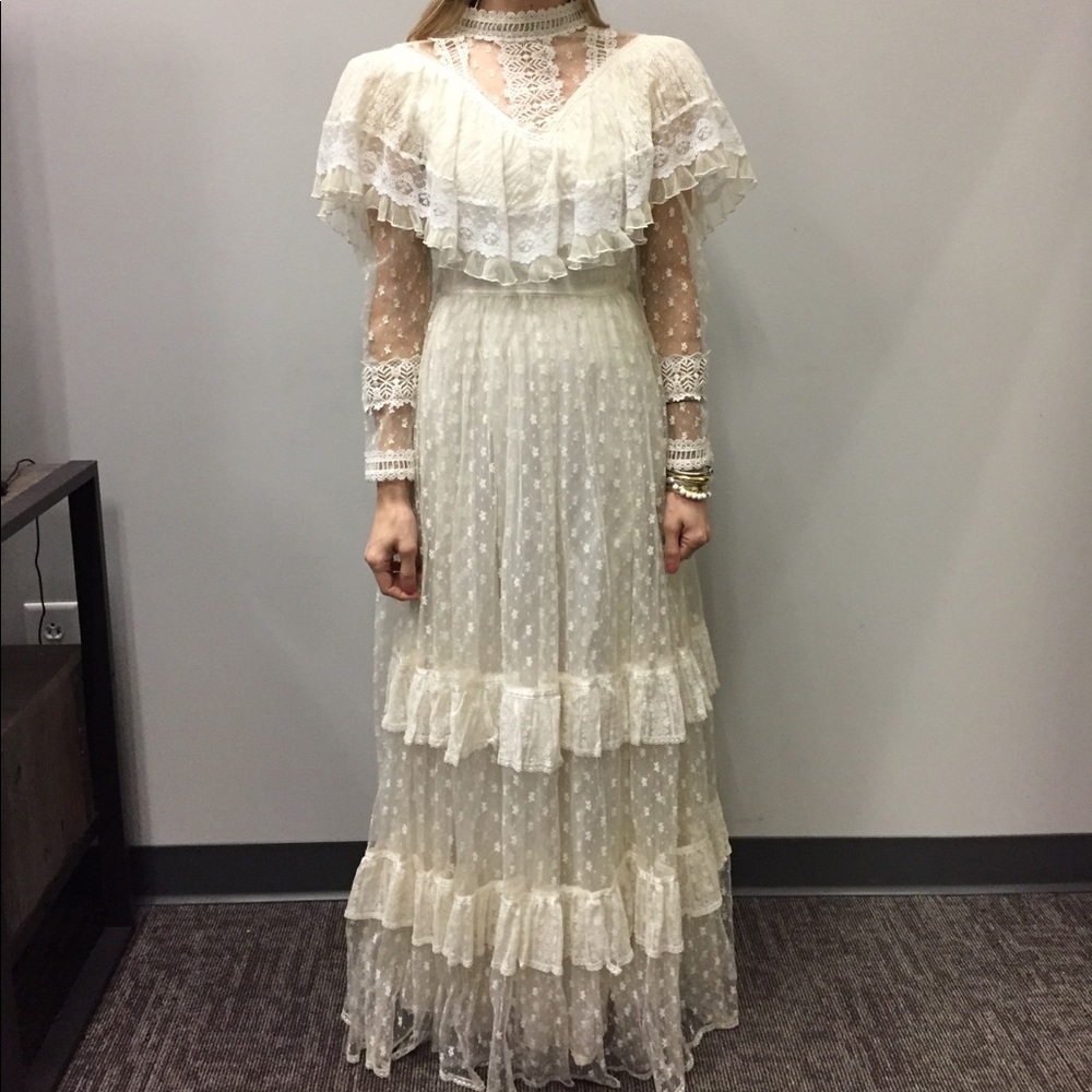 Vintage Bohemian Lace Wedding Dress